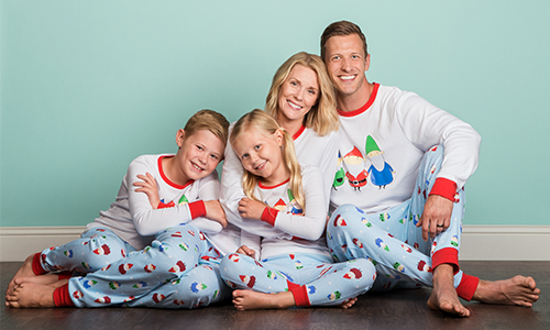 Fun ideas for personalizing your family’s holiday photography